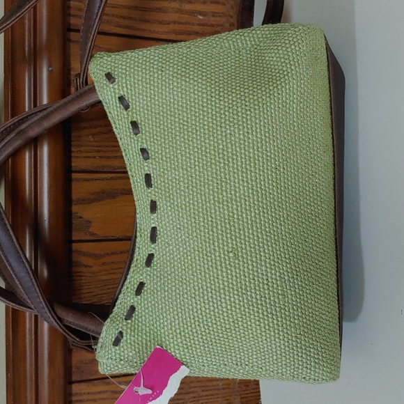 Relic 🆕 Small Crossbody Handbag - Picture 6 of 16